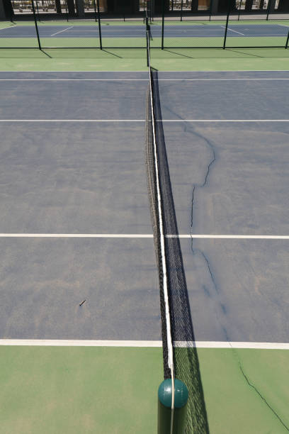 construction d'un court de tennis en béton poreux à Aix-en-Provence