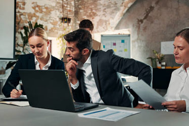 Dans un marché compétitif comme celui de Paris, définir ses valeurs de marque Paris est essentiel pour se démarquer. Les entreprises