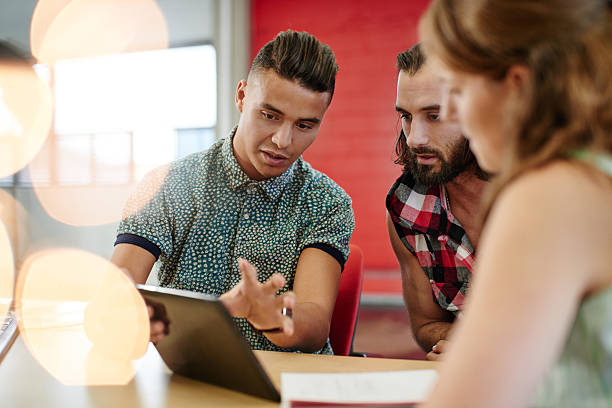 Pour réussir une publicité en ligne Lyon, la première étape consiste à définir des objectifs précis et mesurables. En effet,