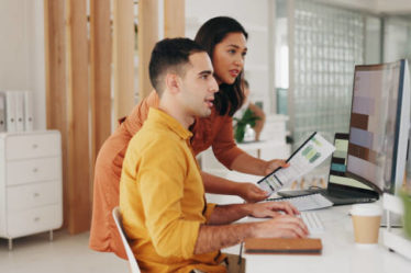 Le premier levier stratégique repose sur la géolocalisation. Une publicité en ligne Lyon performante cible précisément les internautes