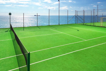 construction court de tennis gazon synthetique à Cannes
