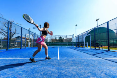 renovation court de tenis